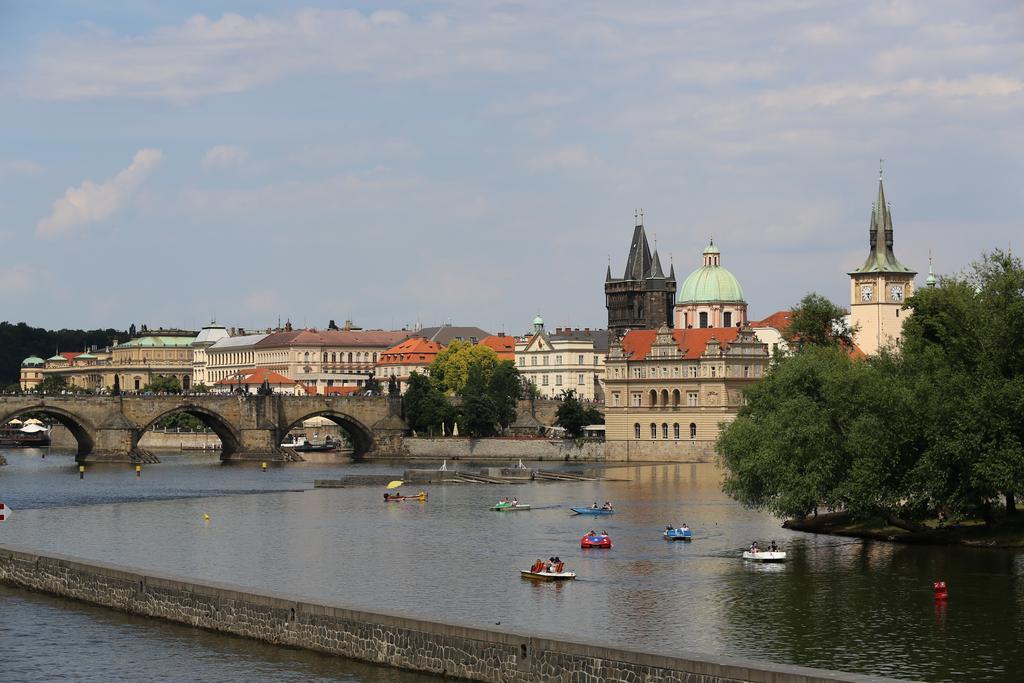 Hotel Mira Inn Prag Exteriör bild