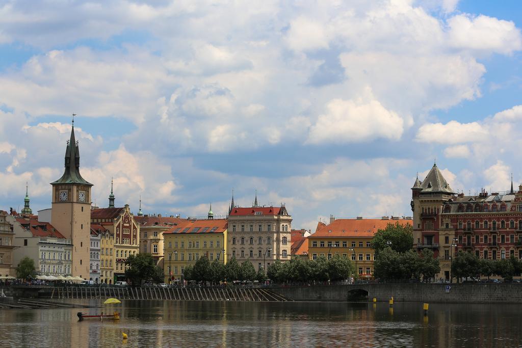 Hotel Mira Inn Prag Exteriör bild